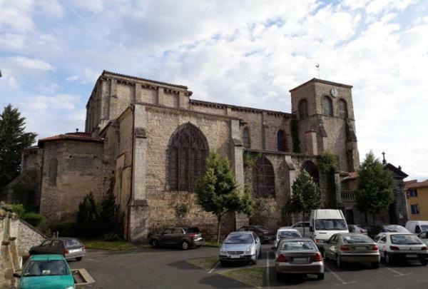 Le Medieval Thiers Exterior photo